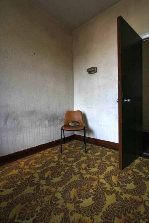 Asylum Room